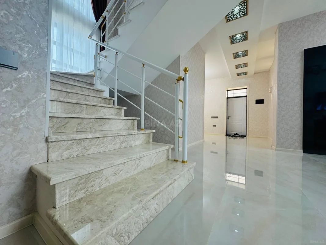 Satılır 6 otaqlı həyət evi 280 m²