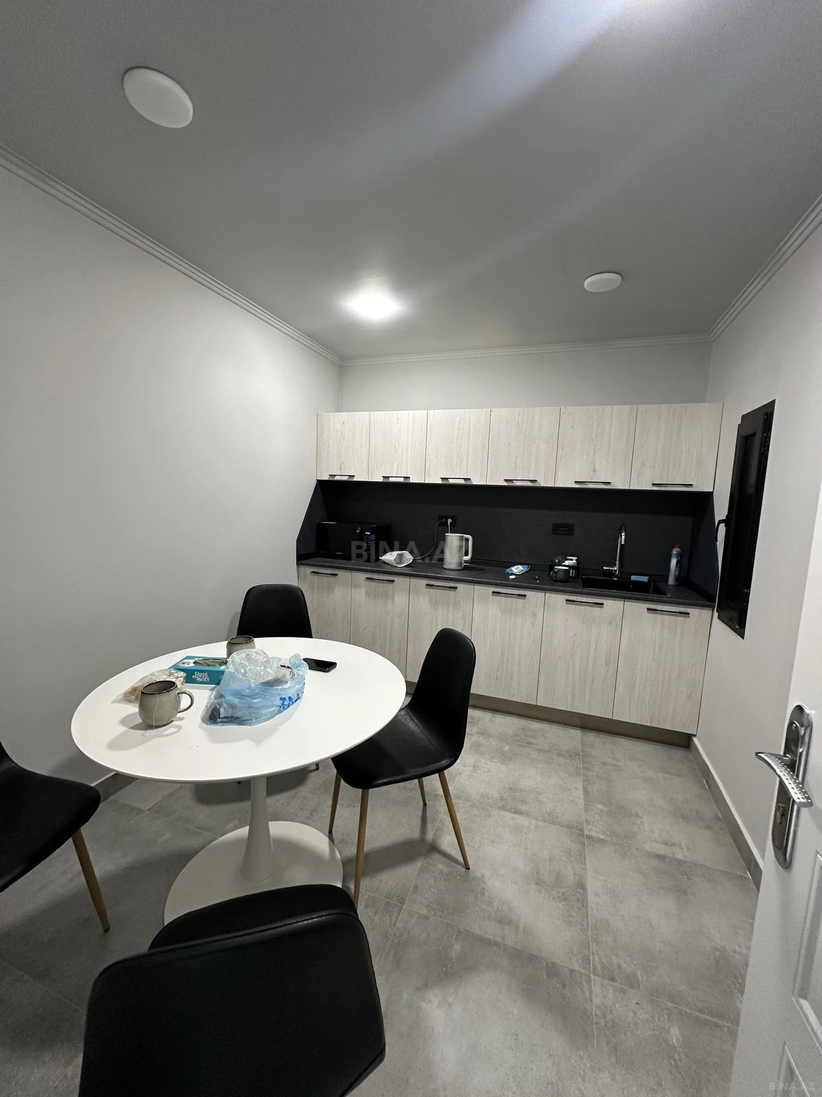 Satılır obyekt 268 m²