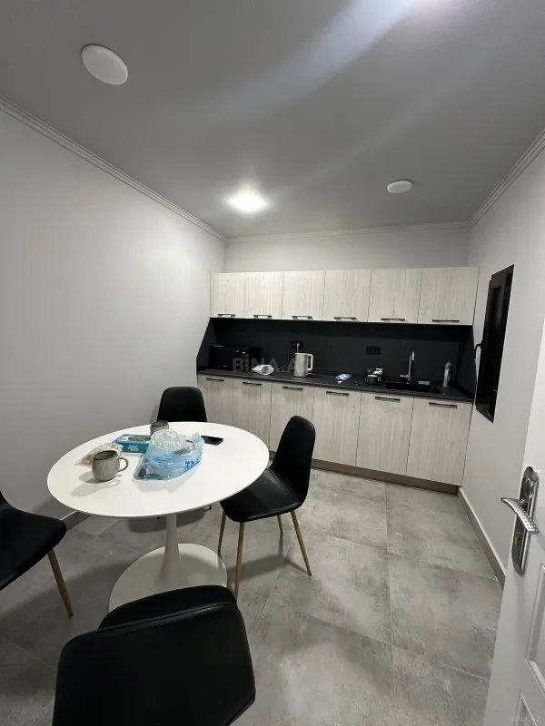 Satılır obyekt 268 m²