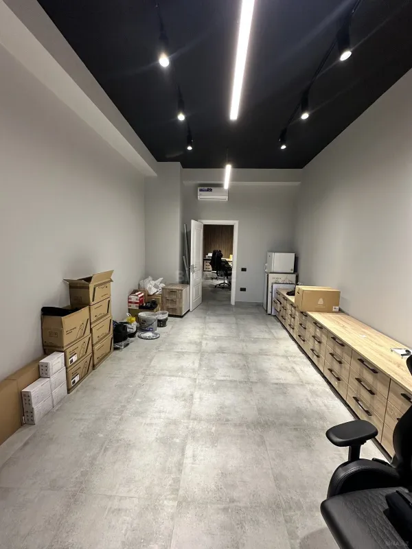 Satılır obyekt 268 m²