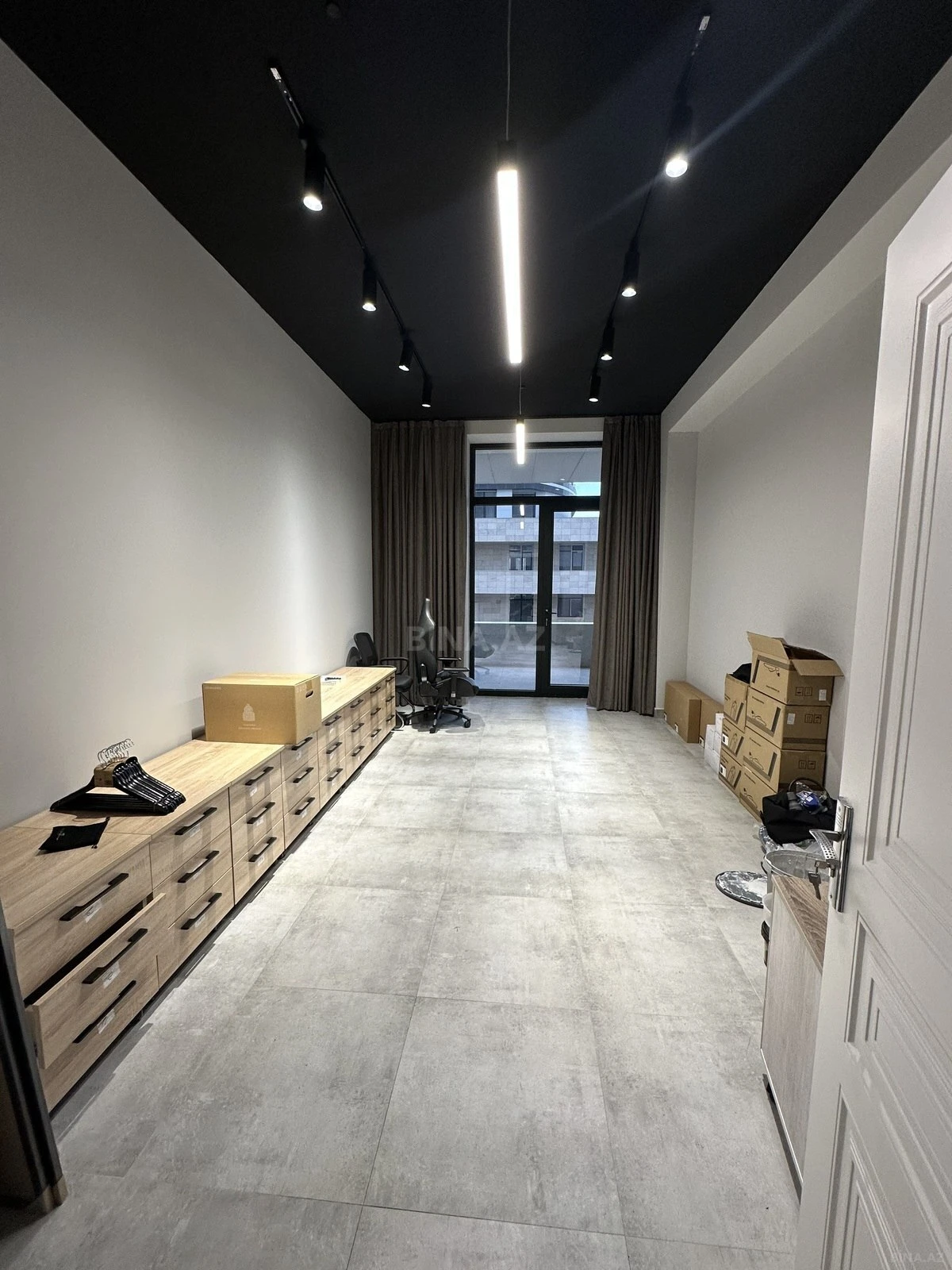 Satılır obyekt 268 m²