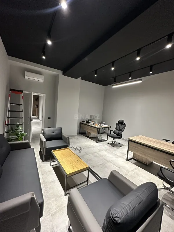 Satılır obyekt 268 m²