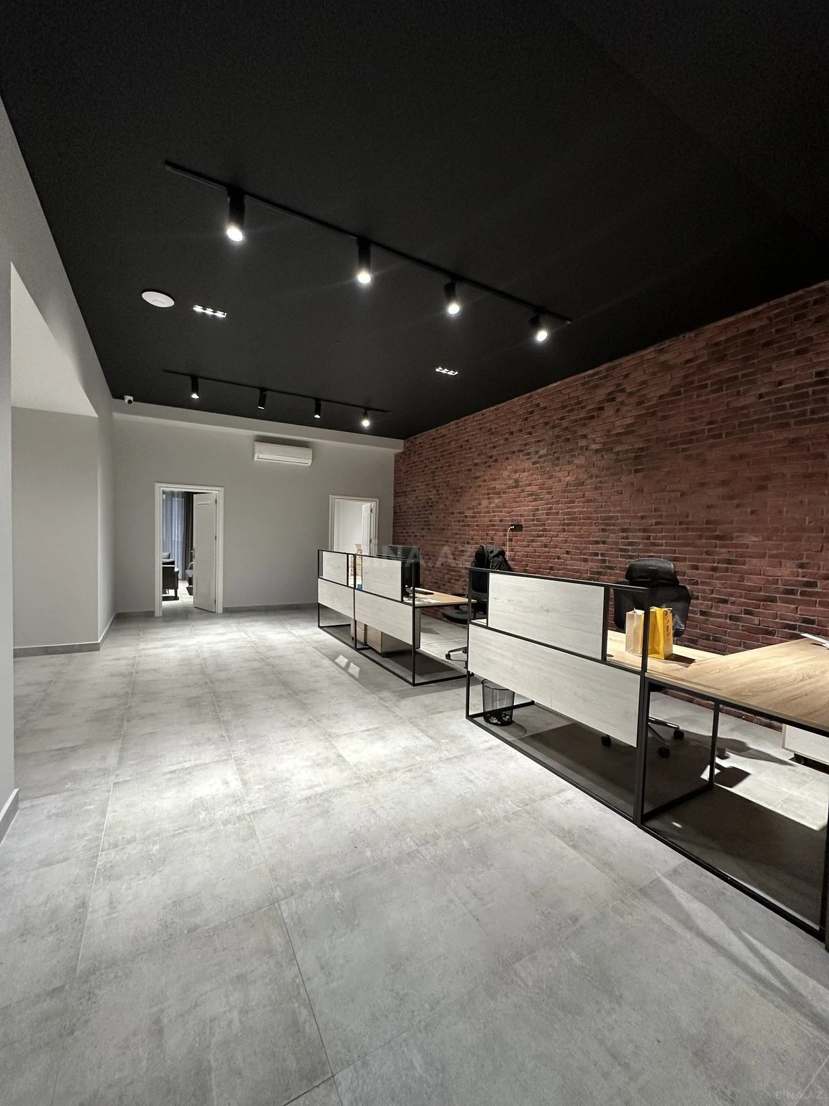 Satılır obyekt 268 m²