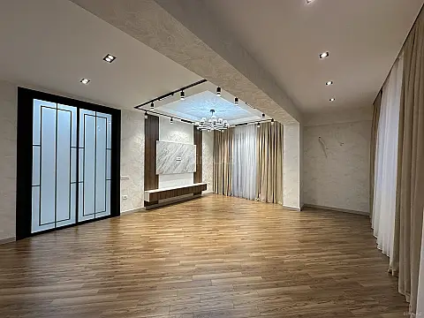 Satılır 3 otaqlı mənzil 127 m² — Bakı, Həzi Aslanov qəs. 3 otaq 127.00 m²