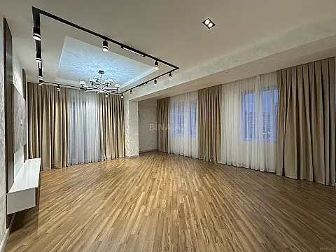 Satılır 3 otaqlı mənzil 127 m²