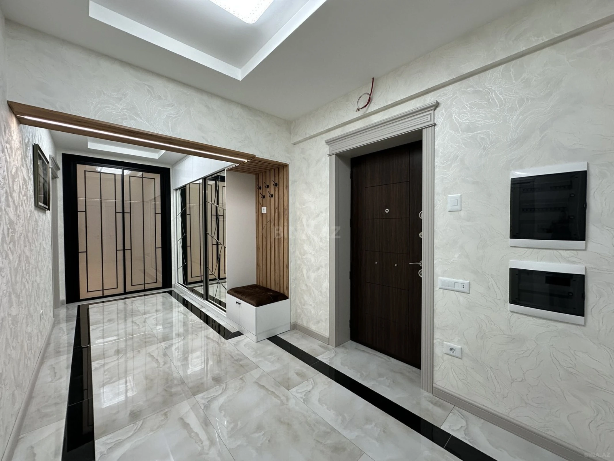 Satılır 3 otaqlı mənzil 127 m²