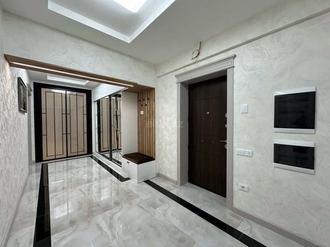 Satılır 3 otaqlı mənzil 127 m²