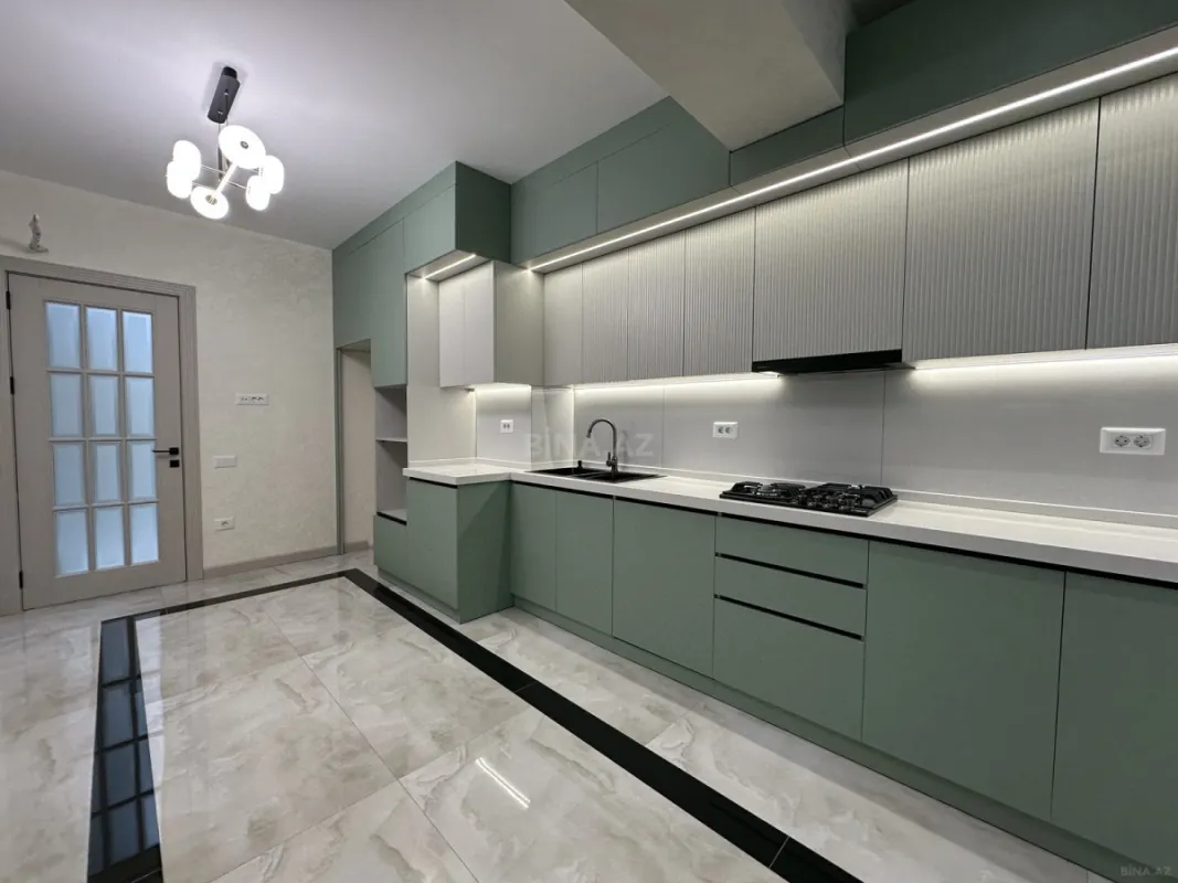 Satılır 3 otaqlı mənzil 127 m²