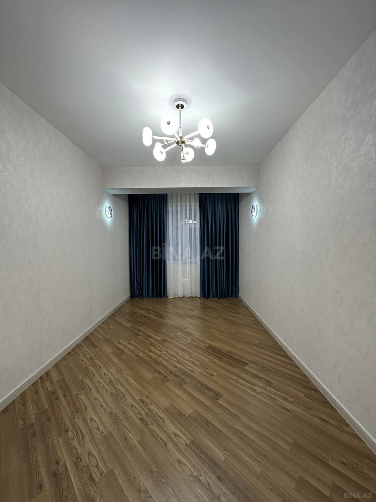 Satılır 3 otaqlı mənzil 127 m²