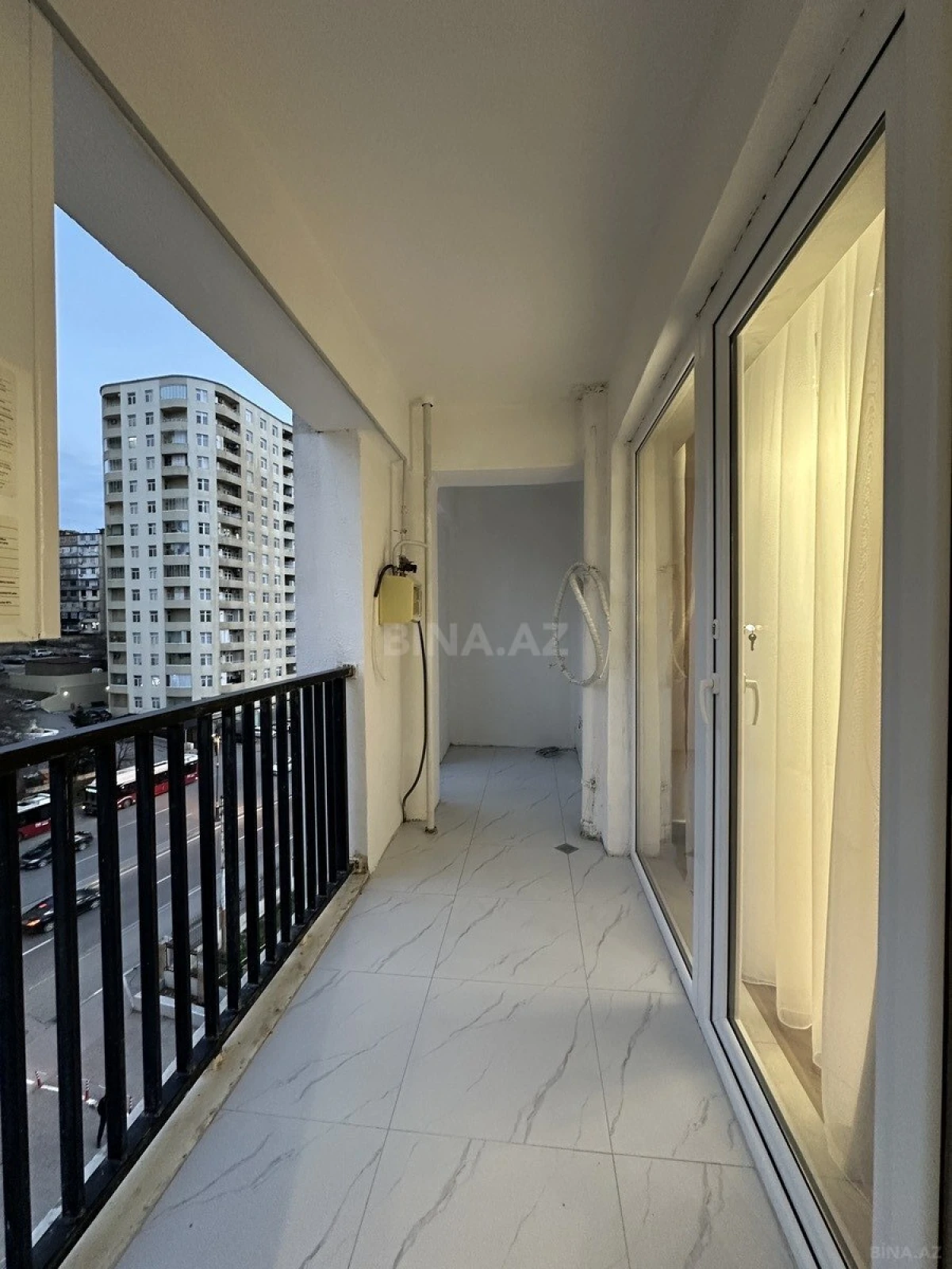 Satılır 3 otaqlı mənzil 127 m²