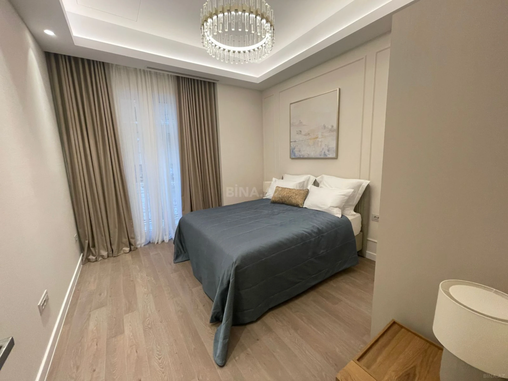 Kirayə verilir 3 otaqlı mənzil 132 m²