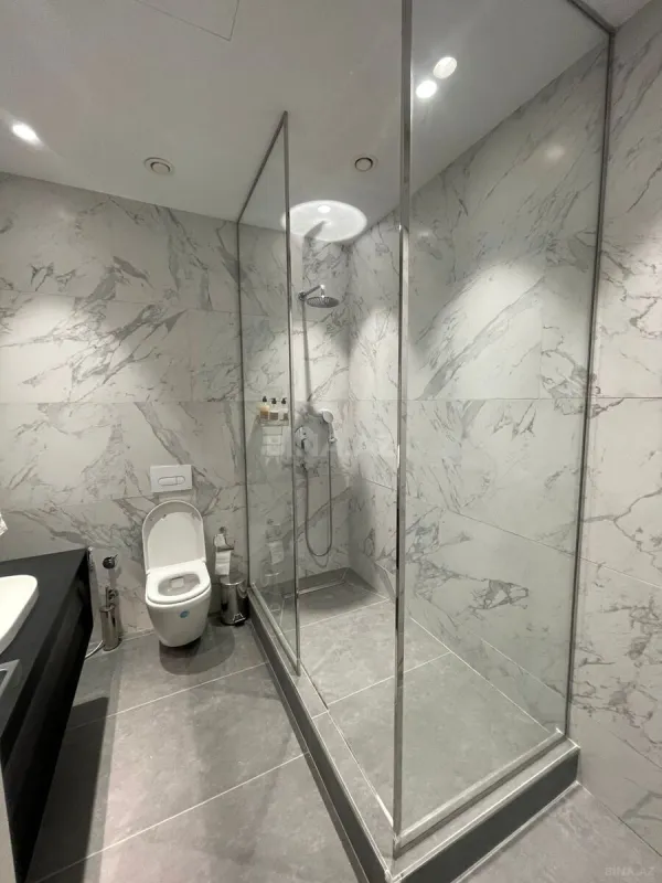 Kirayə verilir 3 otaqlı mənzil 132 m²