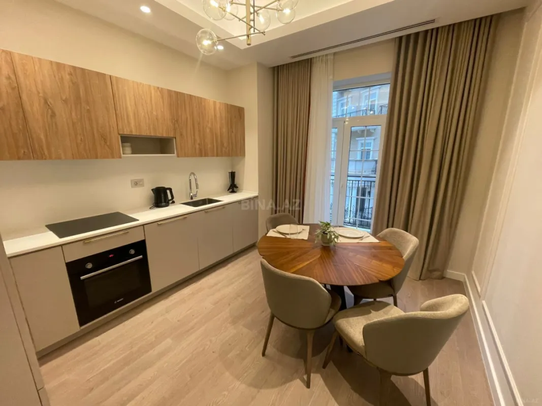 Kirayə verilir 3 otaqlı mənzil 132 m²