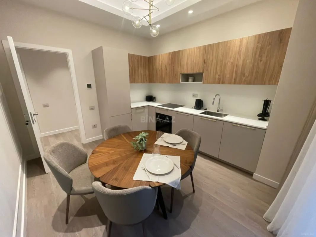 Kirayə verilir 3 otaqlı mənzil 132 m²