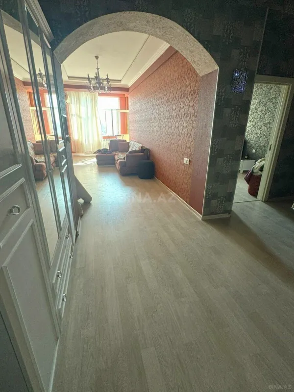 Satılır 2 otaqlı mənzil 70 m²