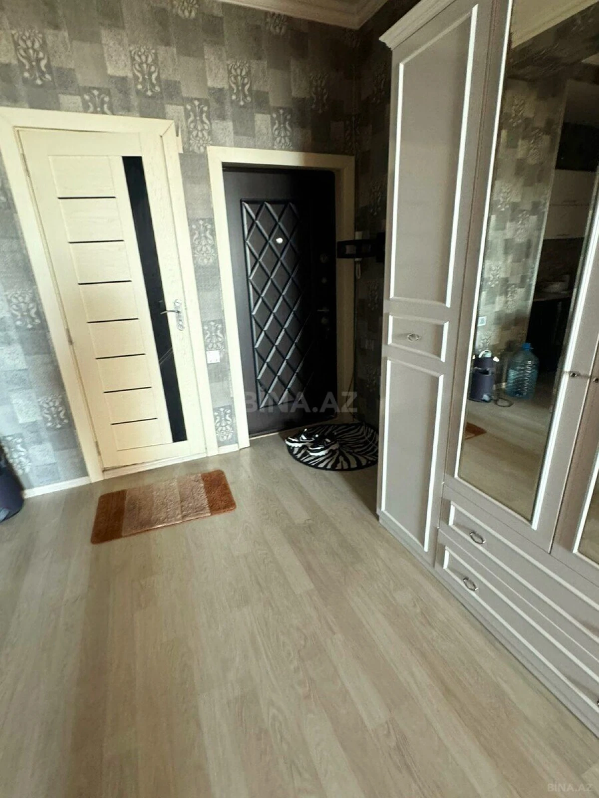 Satılır 2 otaqlı mənzil 70 m²