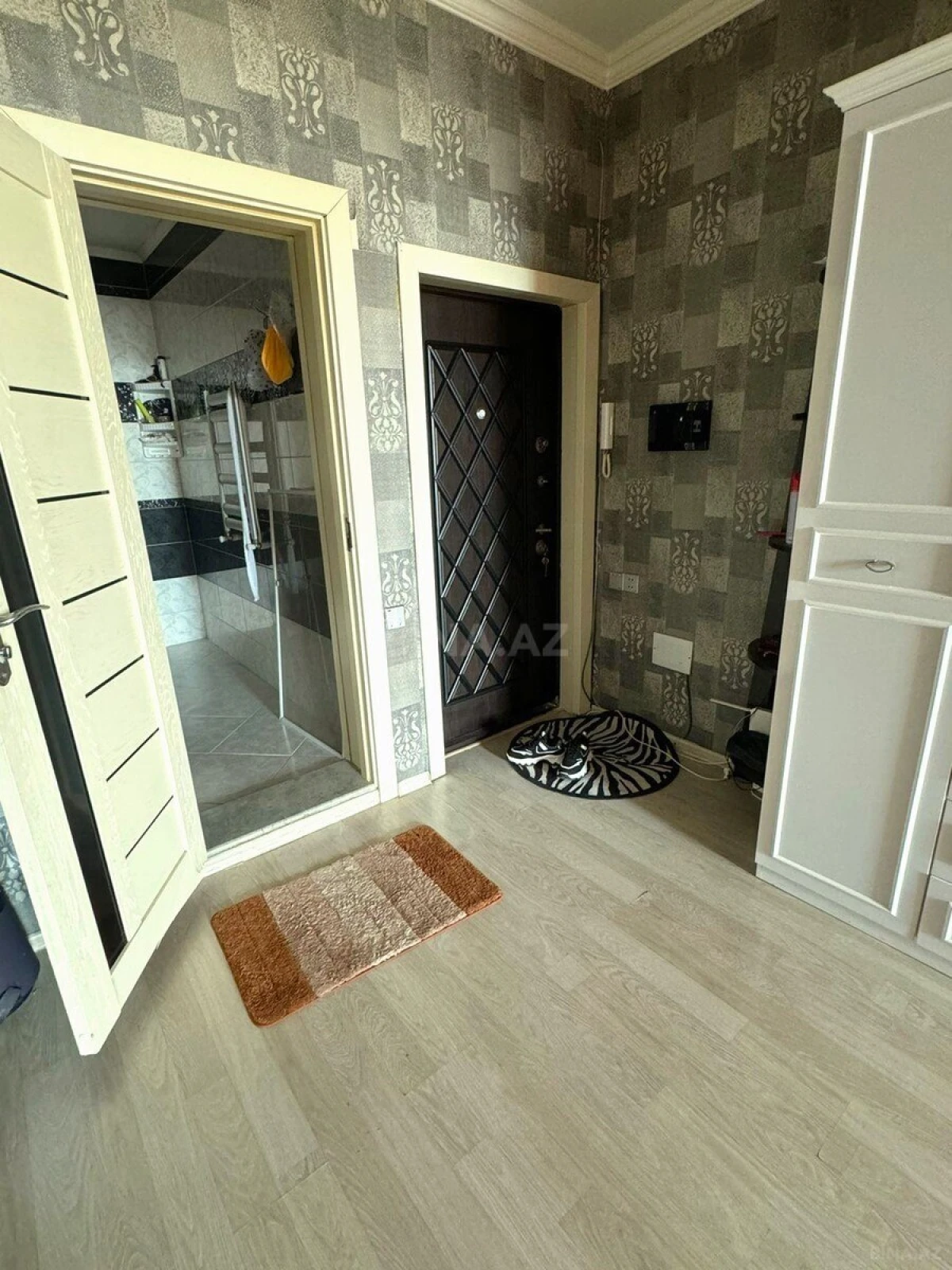 Satılır 2 otaqlı mənzil 70 m²
