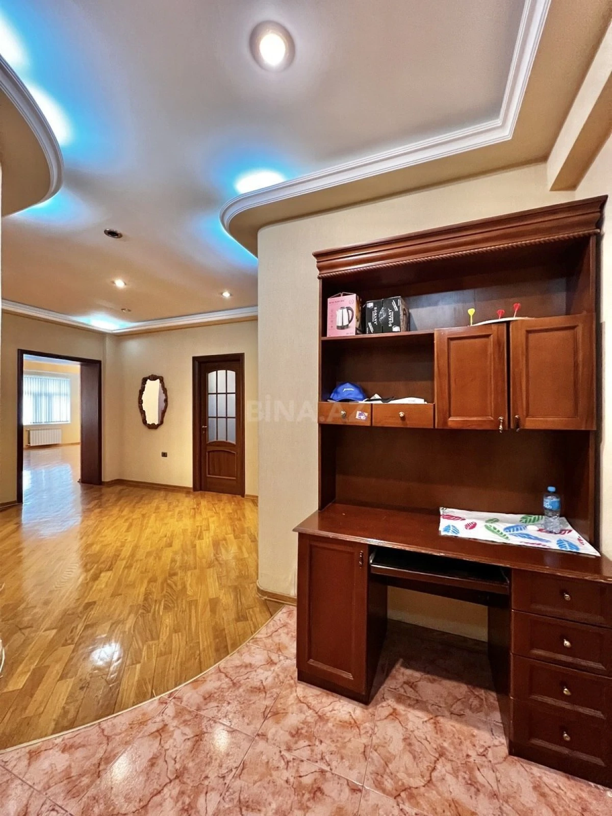 Satılır 3 otaqlı mənzil 165 m²