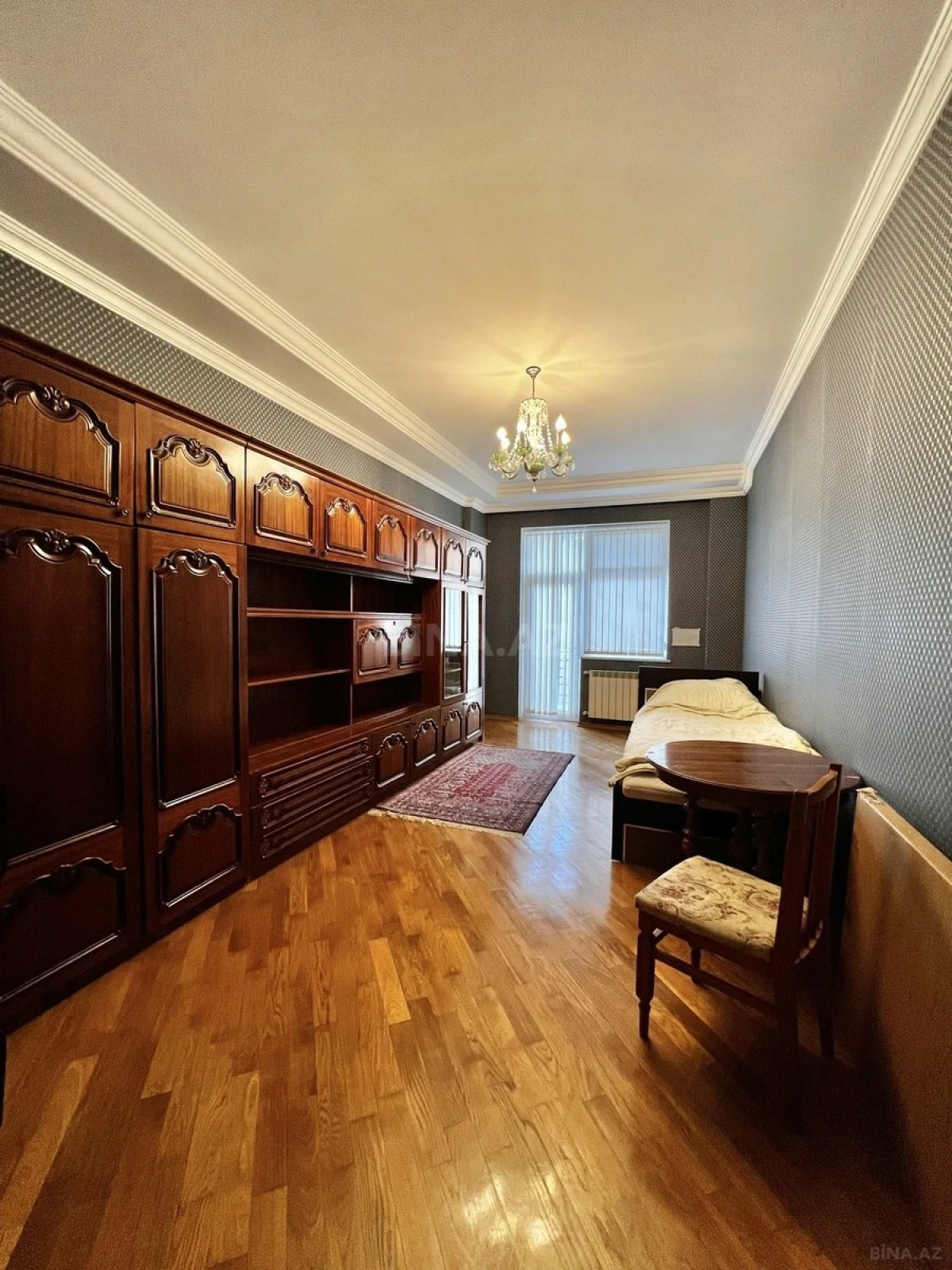 Satılır 3 otaqlı mənzil 165 m²