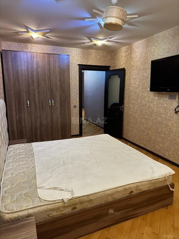 Kirayə verilir 3 otaqlı mənzil 155 m²