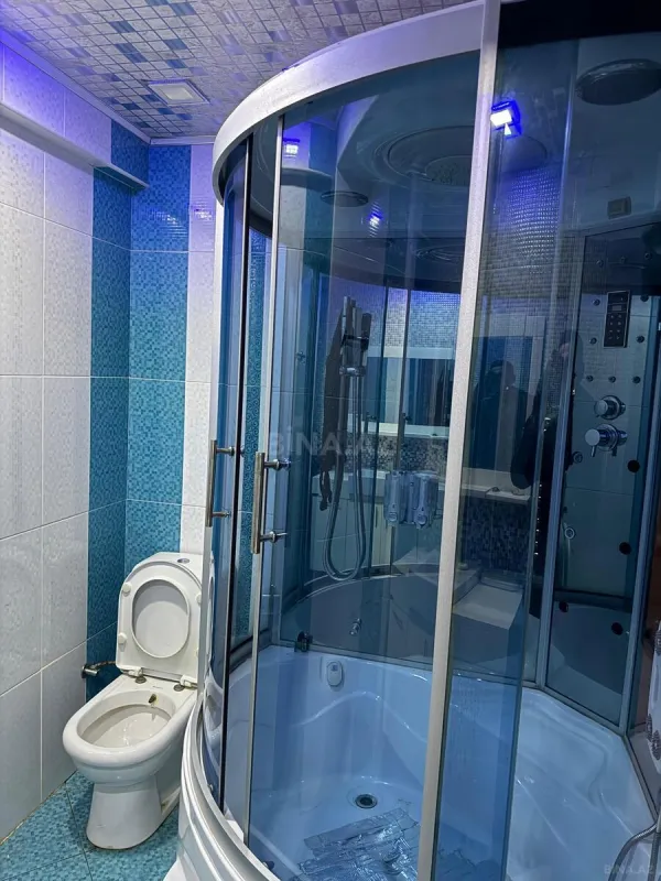 Kirayə verilir 3 otaqlı mənzil 155 m²