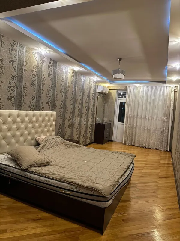 Kirayə verilir 3 otaqlı mənzil 155 m²