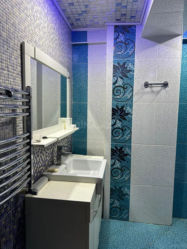 Kirayə verilir 3 otaqlı mənzil 155 m²