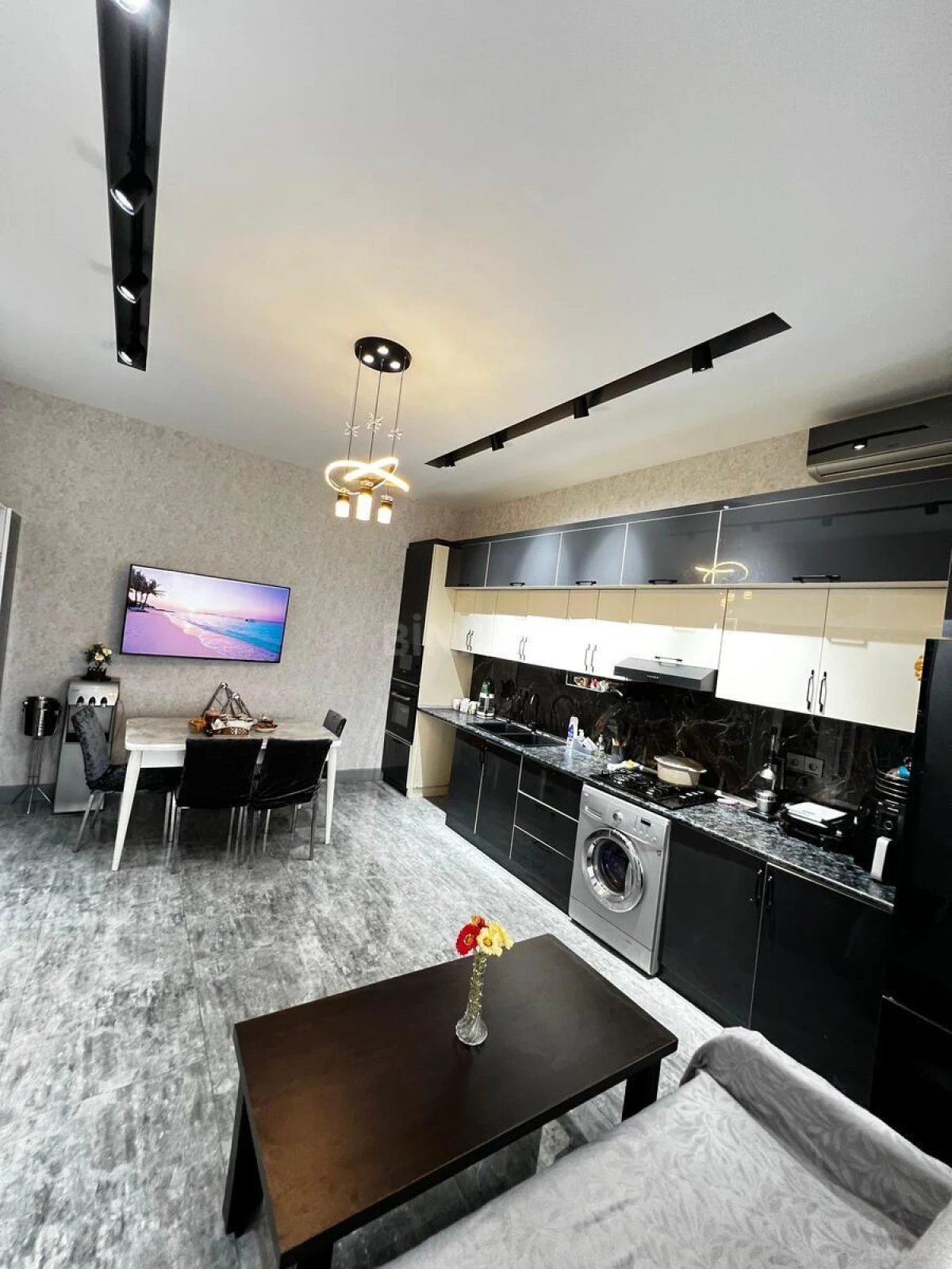 Satılır 4 otaqlı həyət evi 180 m²