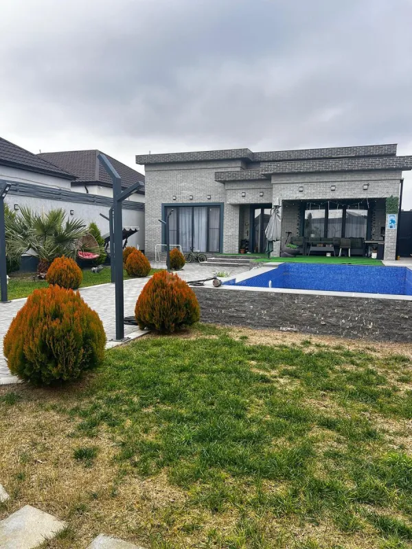 Satılır 4 otaqlı həyət evi 180 m²