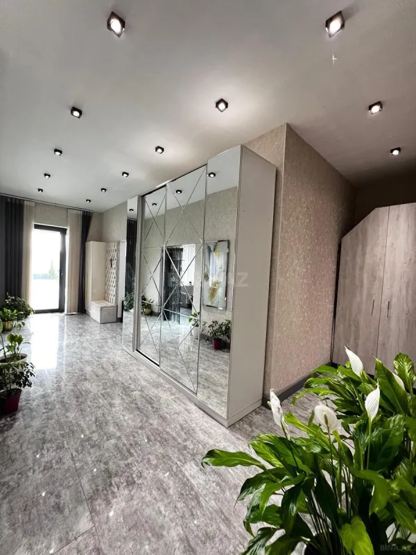 Satılır 4 otaqlı həyət evi 180 m²