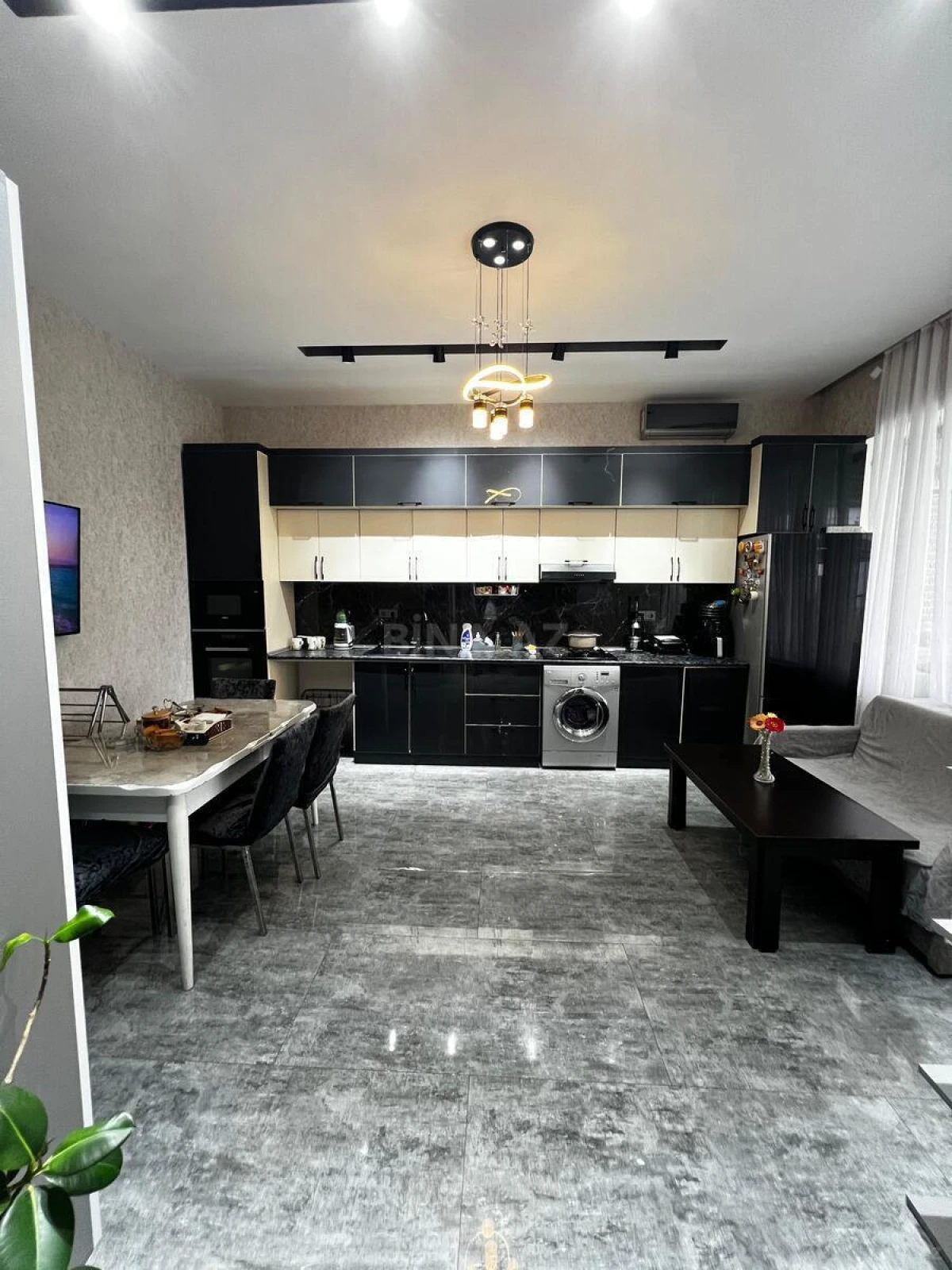 Satılır 4 otaqlı həyət evi 180 m²