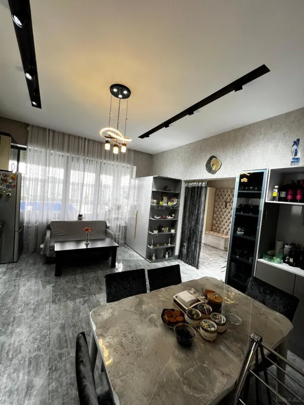 Satılır 4 otaqlı həyət evi 180 m²