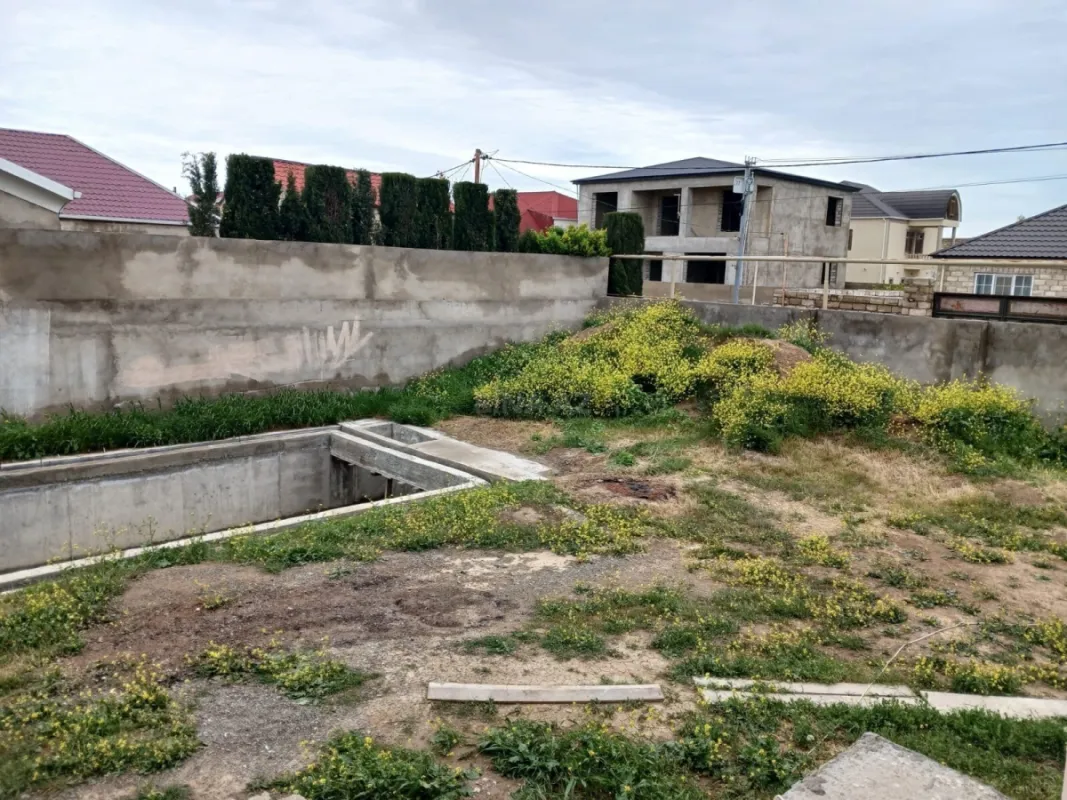 Satılır 8 otaqlı həyət evi 353 m²