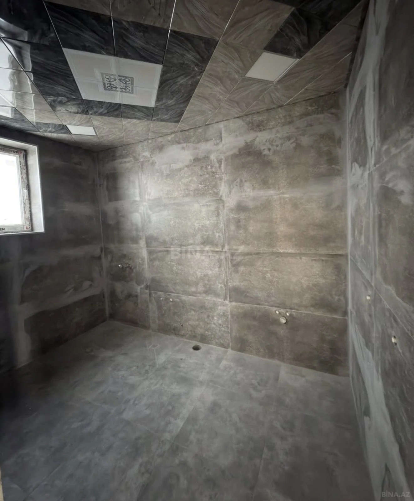 Satılır 8 otaqlı həyət evi 353 m²