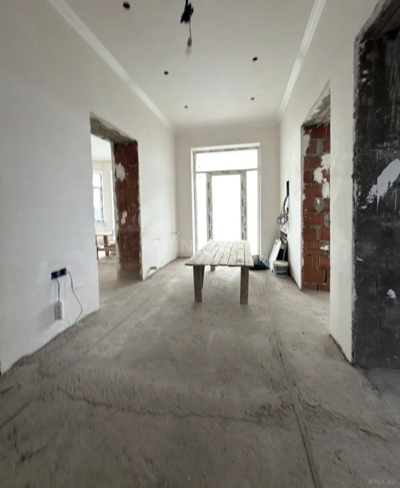 Satılır 8 otaqlı həyət evi 353 m²
