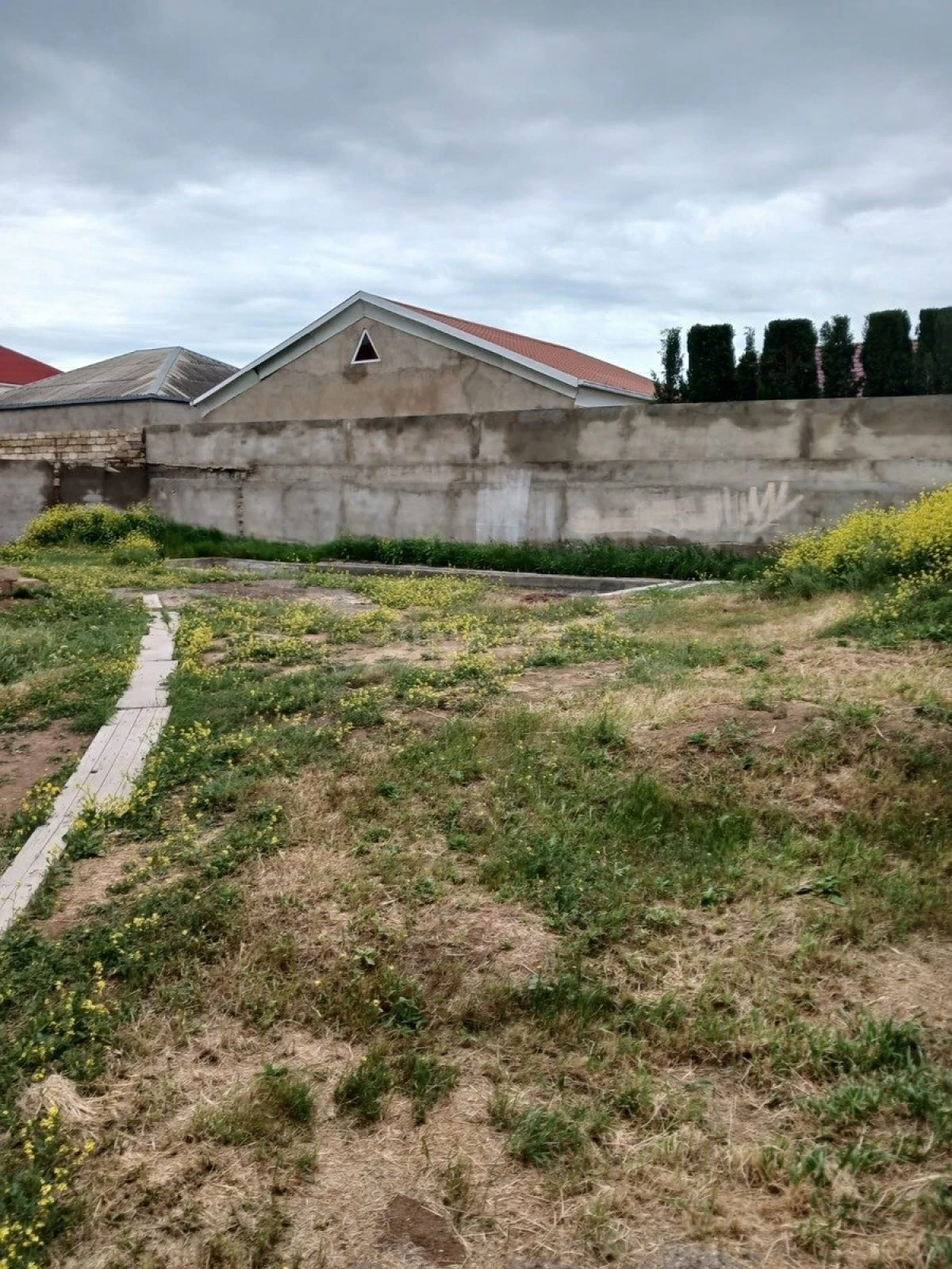 Satılır 8 otaqlı həyət evi 353 m²