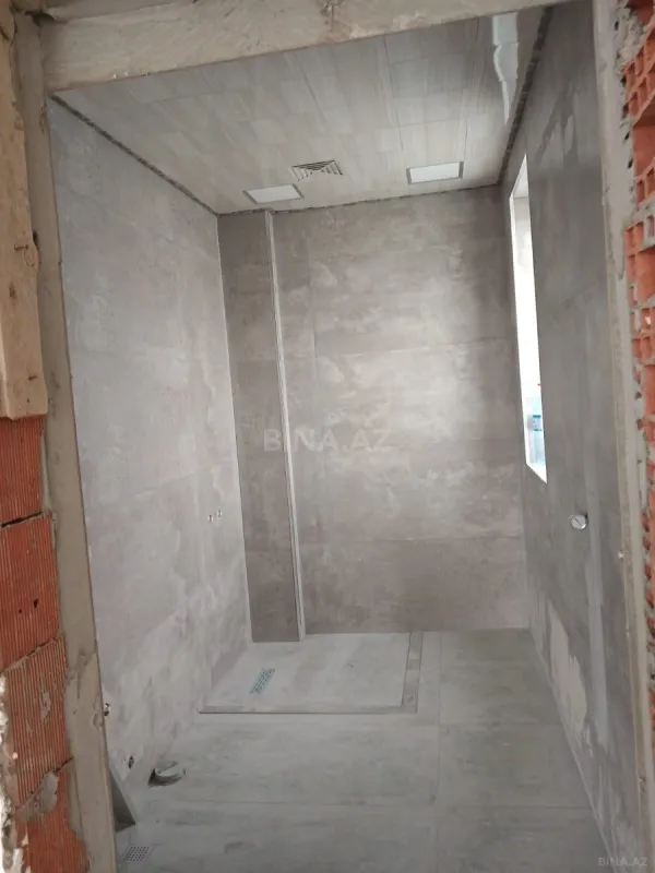 Satılır 8 otaqlı həyət evi 353 m²