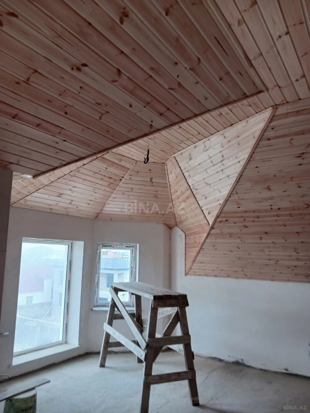 Satılır 8 otaqlı həyət evi 353 m²