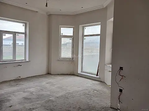 Satılır 8 otaqlı həyət evi 353 m²
