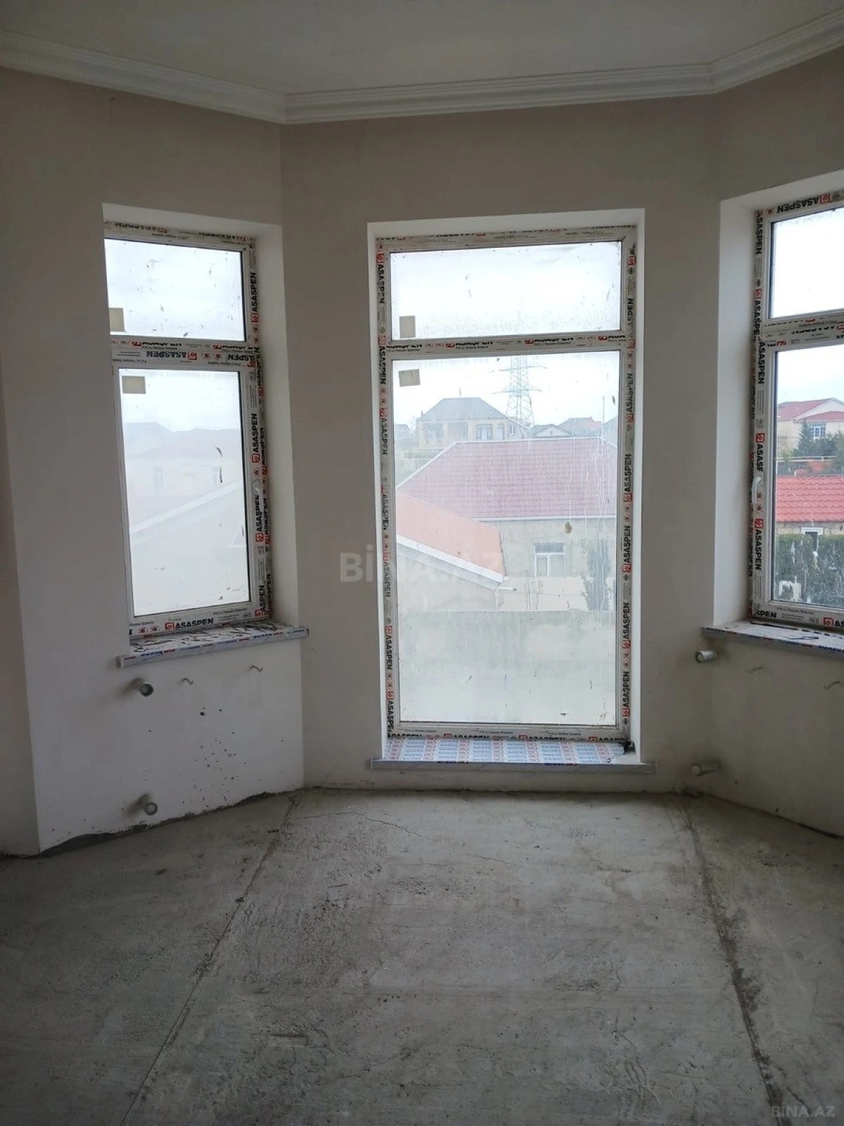 Satılır 8 otaqlı həyət evi 353 m²