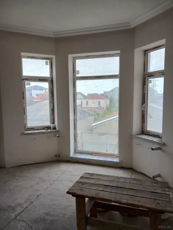 Satılır 8 otaqlı həyət evi 353 m²