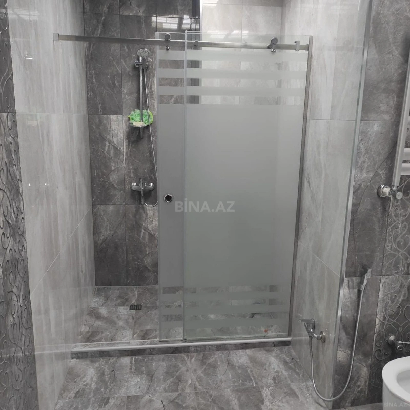 Kirayə verilir 3 otaqlı mənzil 160 m²