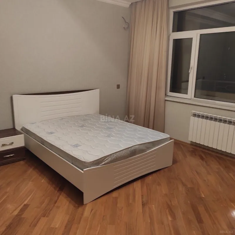 Kirayə verilir 3 otaqlı mənzil 160 m²