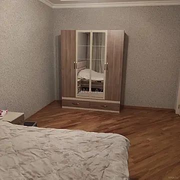 Kirayə verilir 3 otaqlı mənzil 160 m²