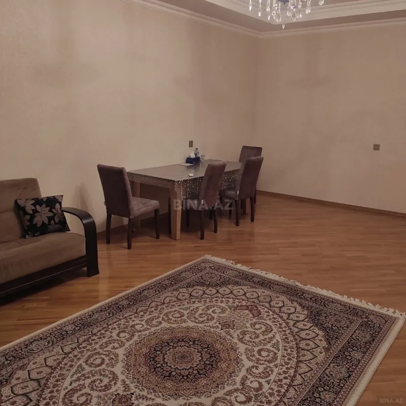 Kirayə verilir 3 otaqlı mənzil 160 m²