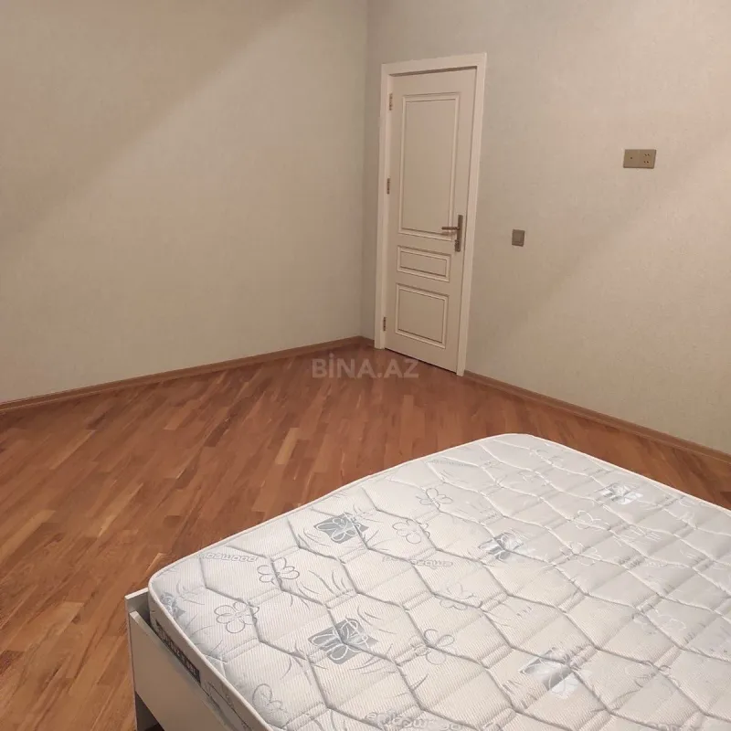 Kirayə verilir 3 otaqlı mənzil 160 m²