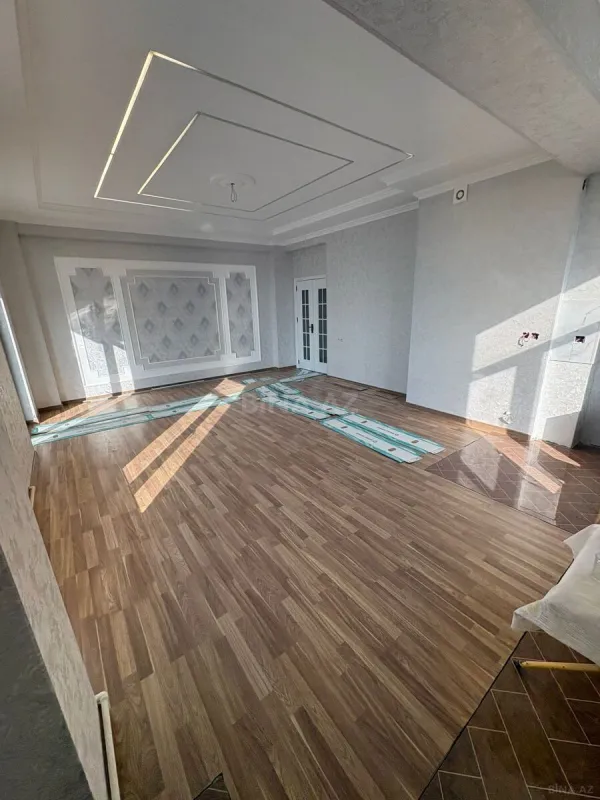 Satılır 3 otaqlı mənzil 92 m²
