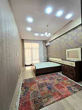 Satılır 2 otaqlı mənzil 70 m²