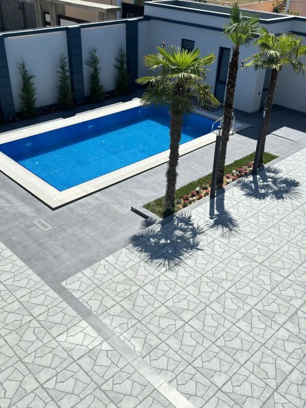 Satılır 6 otaqlı həyət evi 290 m²