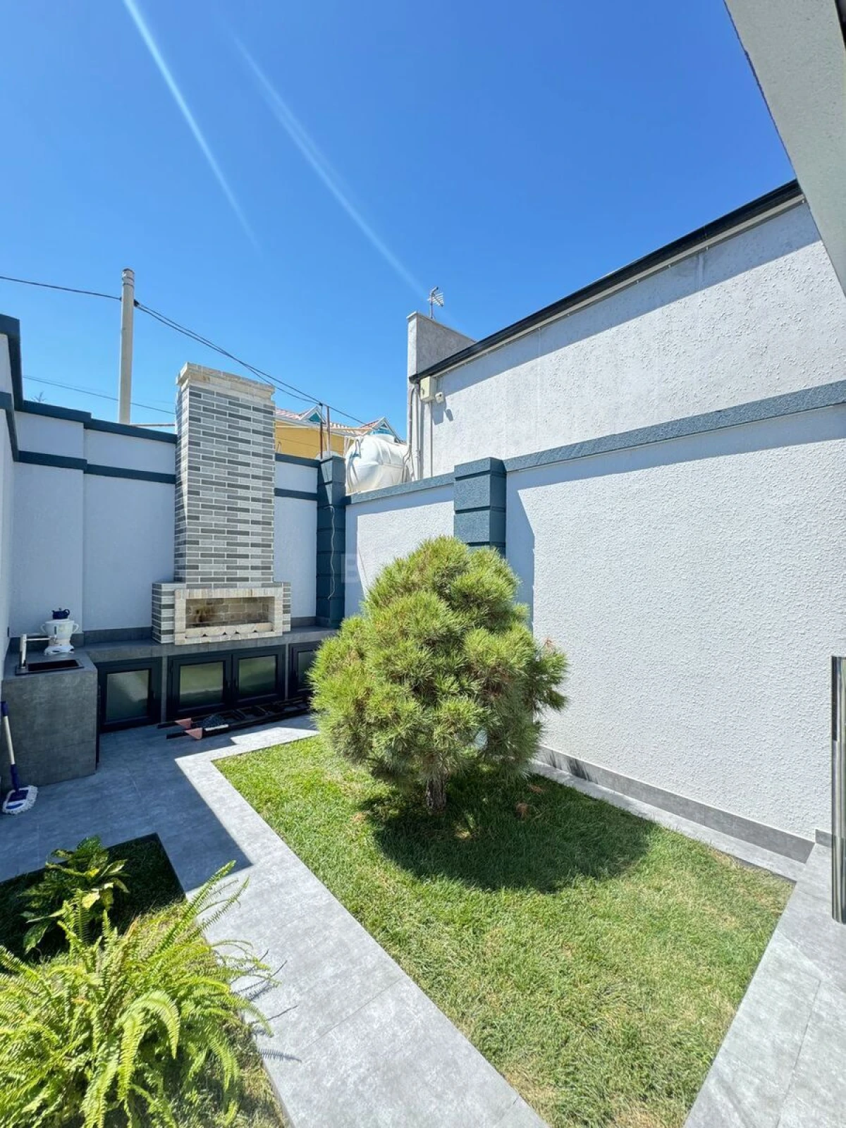 Satılır 6 otaqlı həyət evi 290 m²